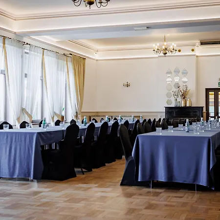 Отель Cristal Park Dabrowa Tarnowska