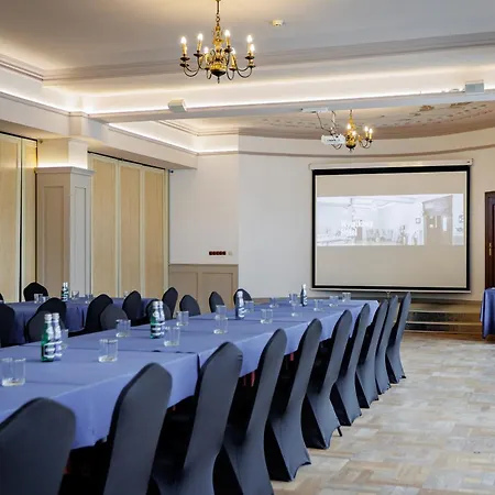 Cristal Park Hotell 4*