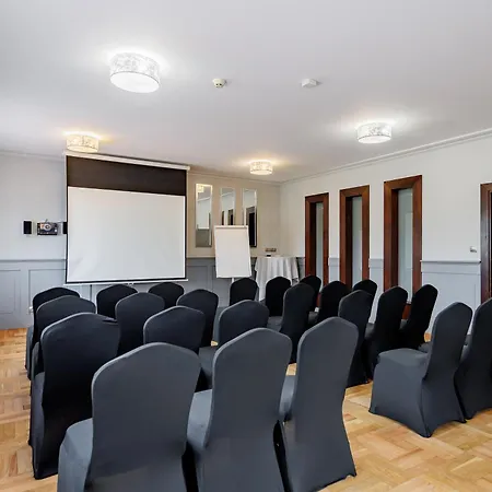 Hotell Cristal Park 4*