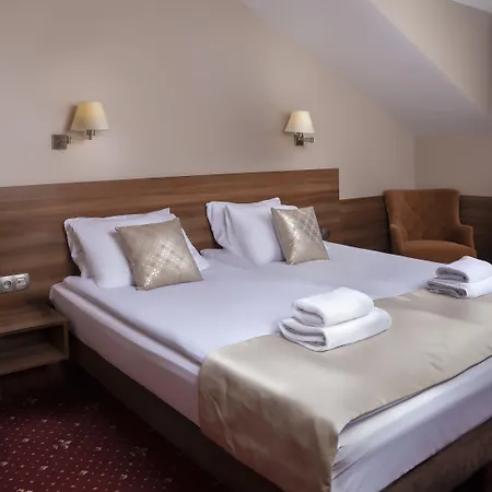 Cristal Park מלון