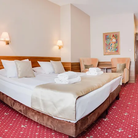 Отель Cristal Park 4*