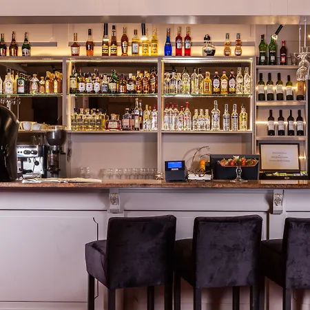 מלון Cristal Park 4*