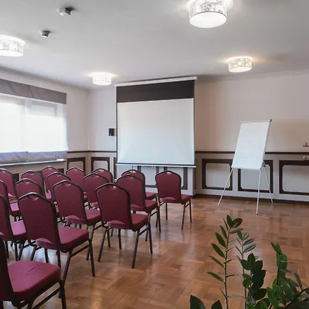 Cristal Park Hotell