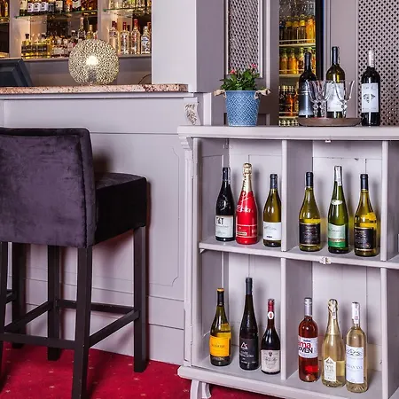 Отель Cristal Park Dabrowa Tarnowska