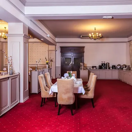 מלון Cristal Park Dąbrowa Tarnowska