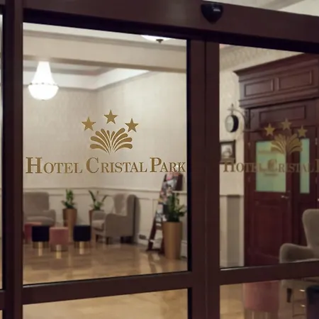 מלון Cristal Park 4*